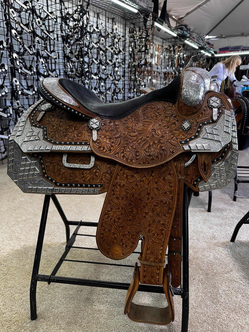 Harris Show Saddle 16.5"