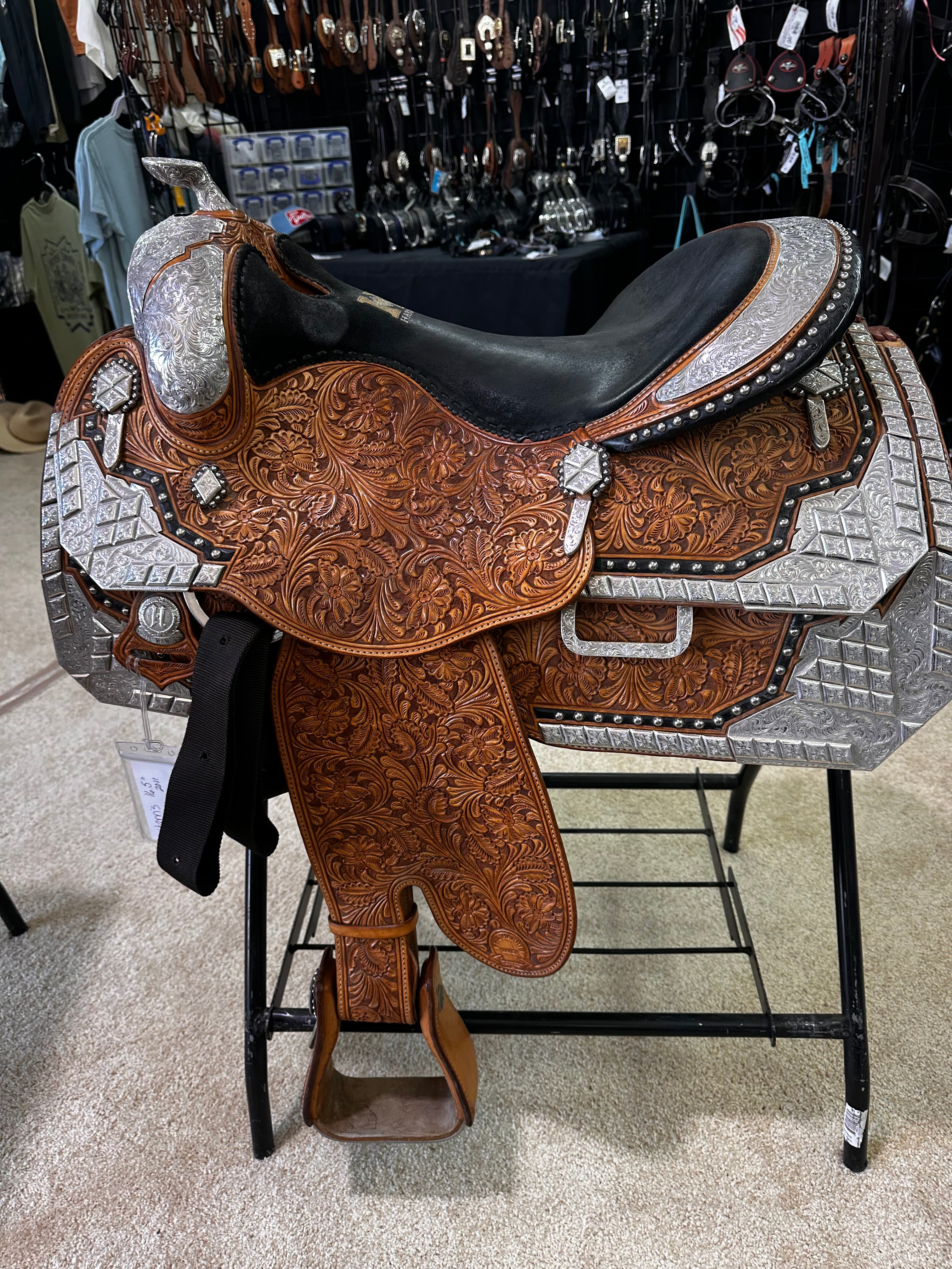 Harris Show Saddle 16.5"