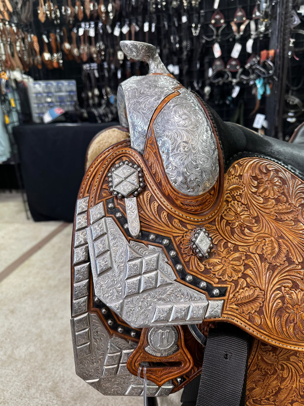 Harris Show Saddle 16.5"