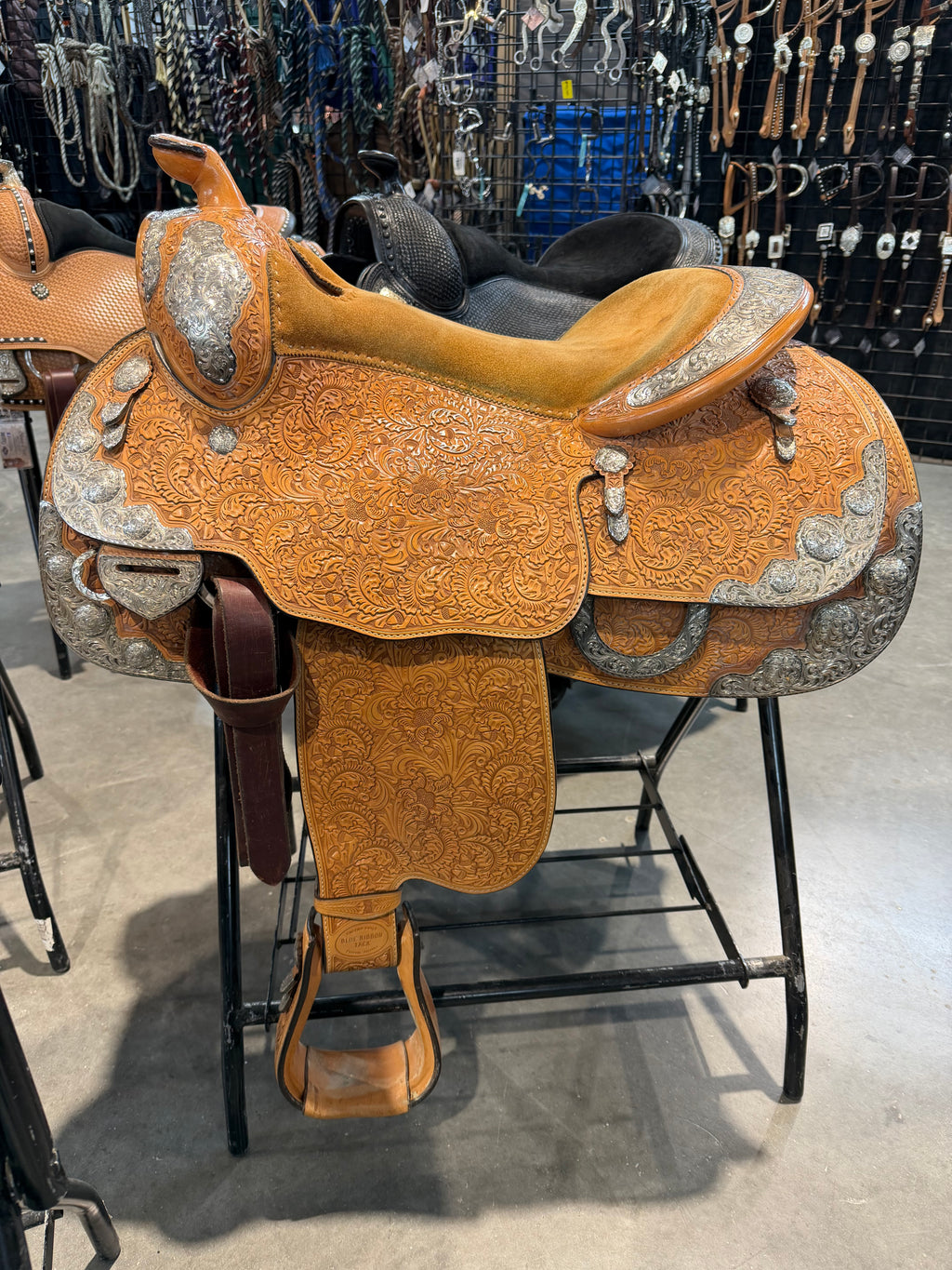 Blue Ribbon JH 16.5" tree 15.5" finished seat